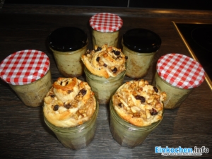 Apfelschnecken im Glas abkühlen lassen