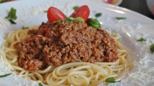 bolognese-einkochen-im-backofen-rezept